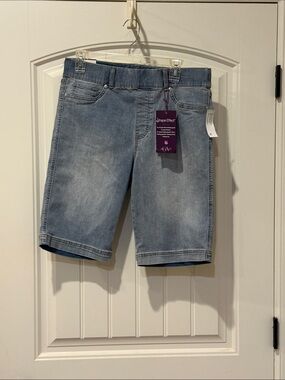 Gloria Vanderbilt Light Blue Denim Bermuda Shorts